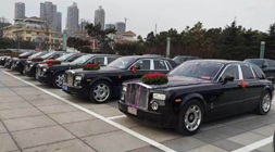 齊(qi)業通(tong)勤班車(che)